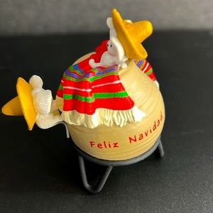 1996 Hallmark Keepsake Ornament Feliz Navidad Mice Mouse Pottery Sombrero